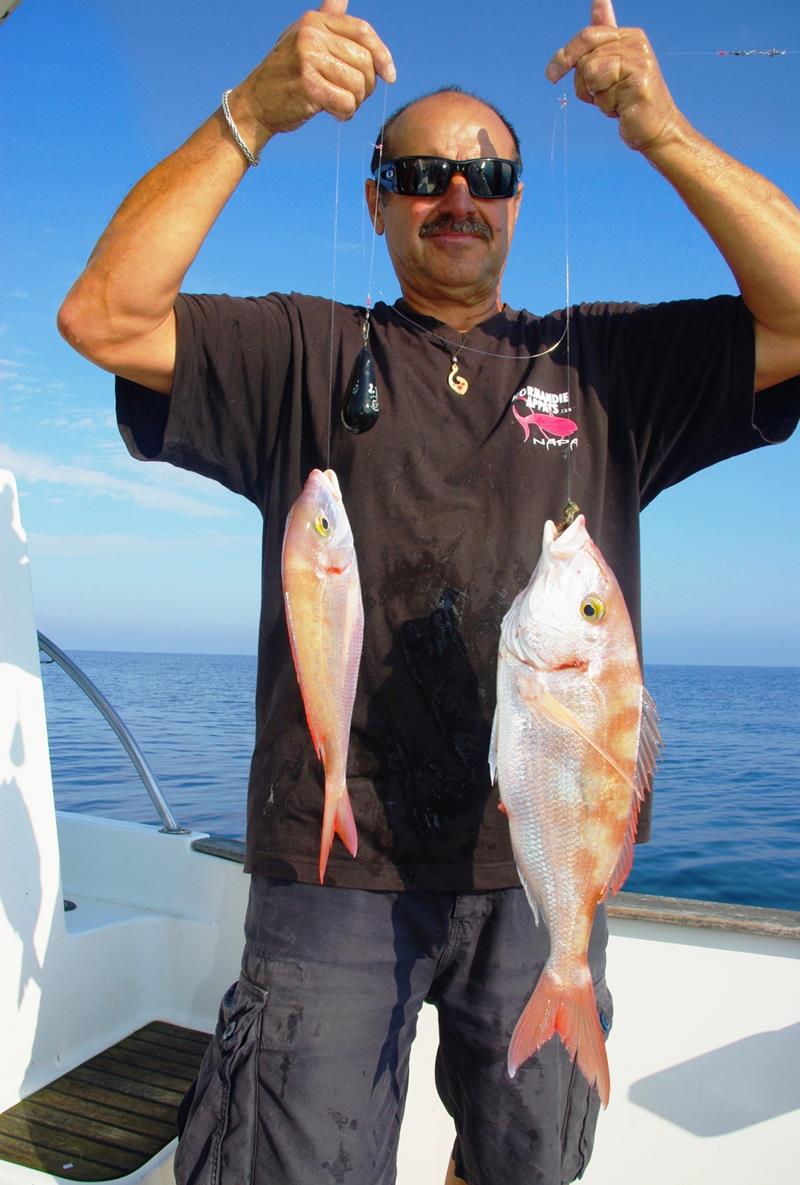 <p>Essais sur le terrain avec Jean Pierre Caginicolau, capitaine de l equipe de France de peche a soutenir</p>